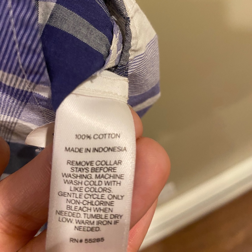 Express button down - Picture 2 of 5